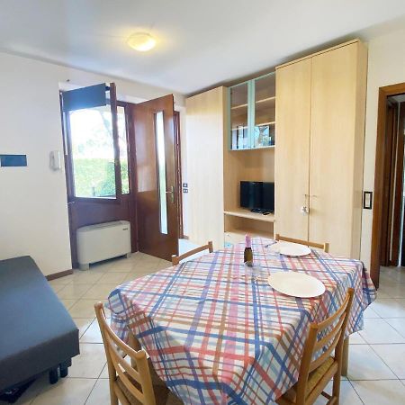 Apartment With Garden And Grill - Green Residence Sirmione Desenzano del Garda Exterior photo