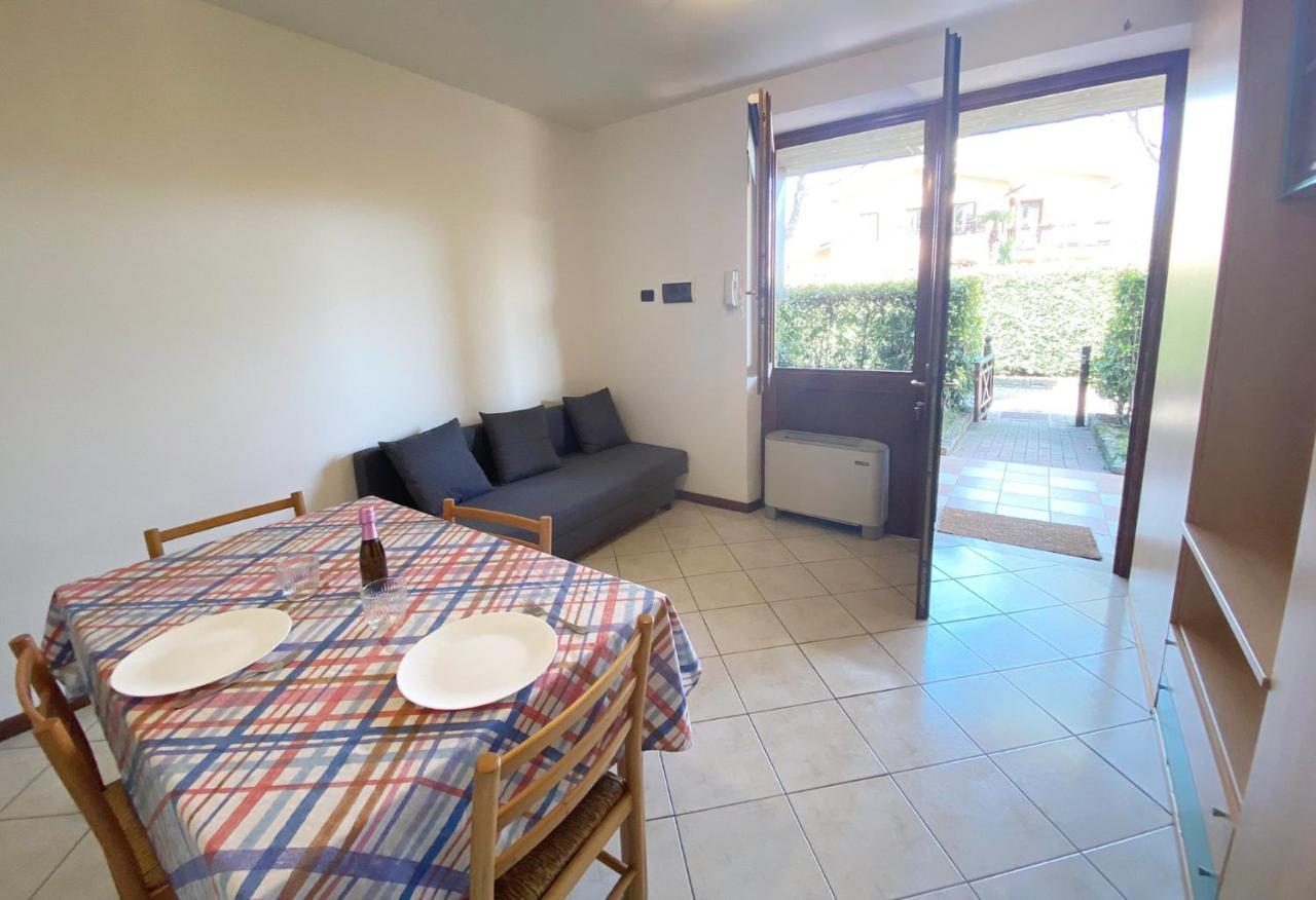 Apartment With Garden And Grill - Green Residence Sirmione Desenzano del Garda Exterior photo