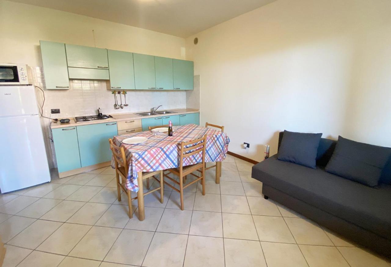 Apartment With Garden And Grill - Green Residence Sirmione Desenzano del Garda Exterior photo