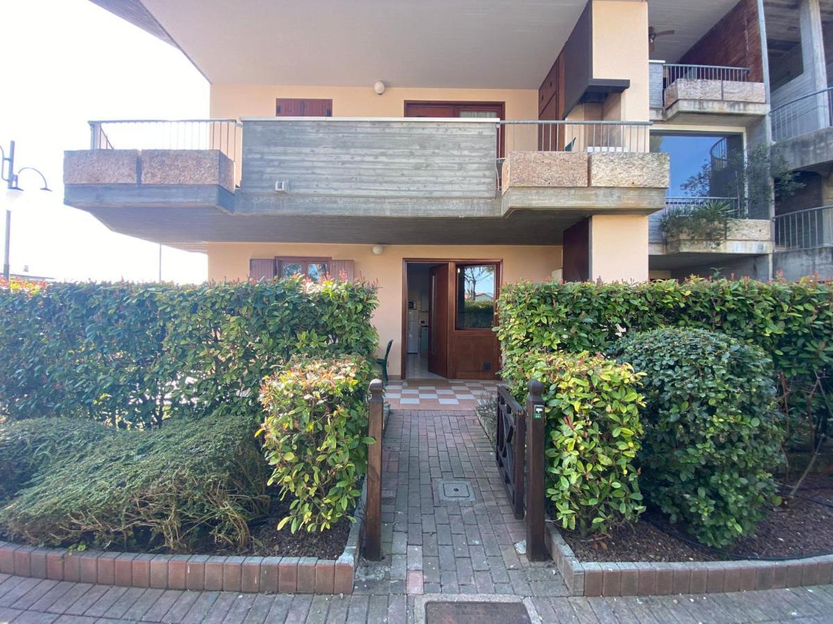 Apartment With Garden And Grill - Green Residence Sirmione Desenzano del Garda Exterior photo