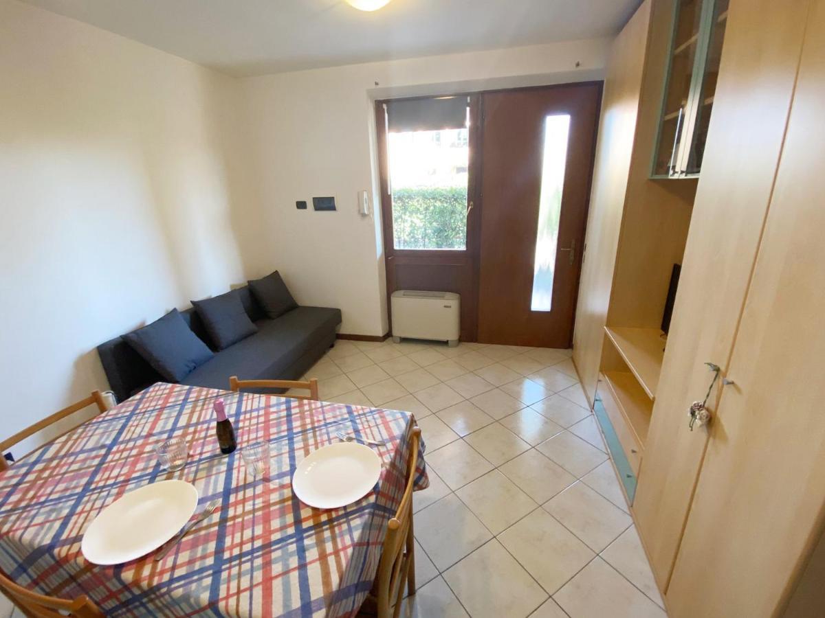 Apartment With Garden And Grill - Green Residence Sirmione Desenzano del Garda Exterior photo