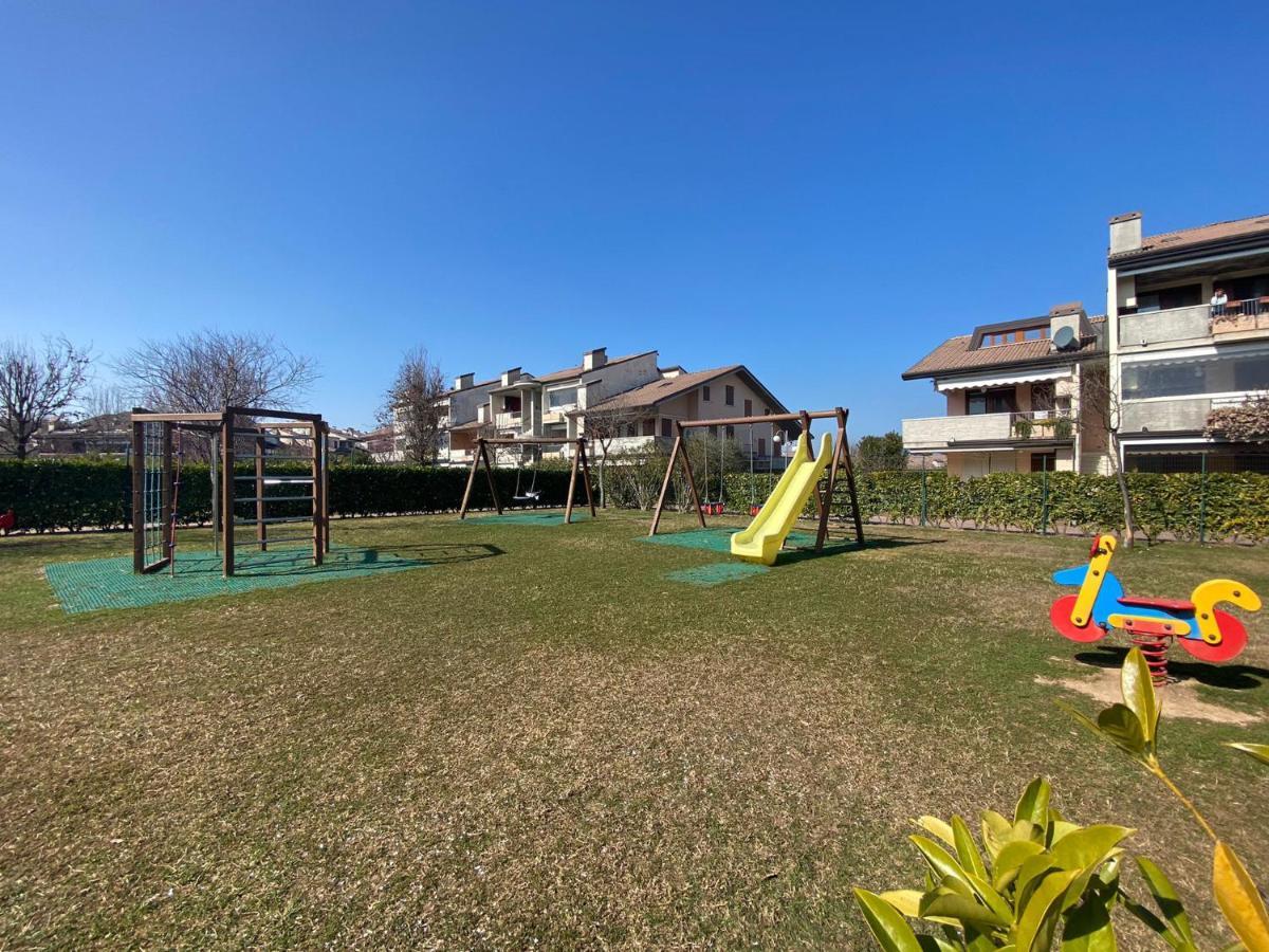 Apartment With Garden And Grill - Green Residence Sirmione Desenzano del Garda Exterior photo