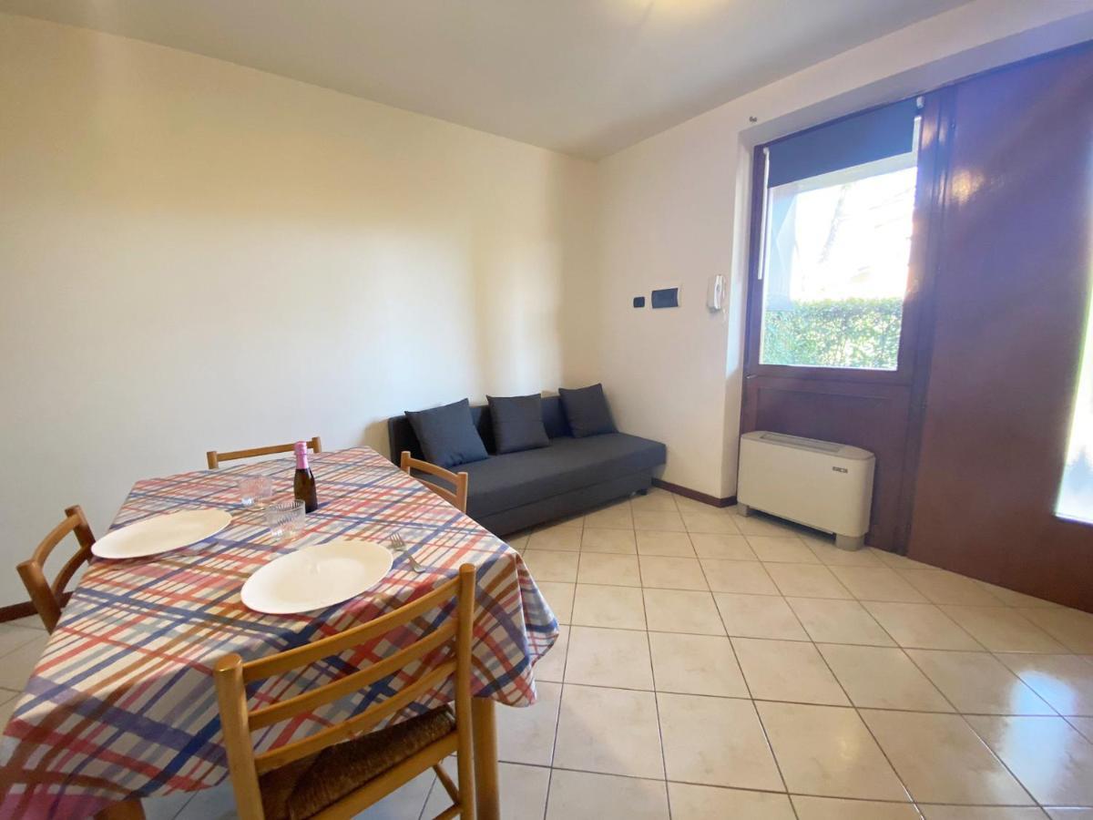 Apartment With Garden And Grill - Green Residence Sirmione Desenzano del Garda Exterior photo